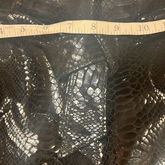 👜EC:Perlina Genuine Leather Snakeskin Shoulder Bag - Picture 3 of 12